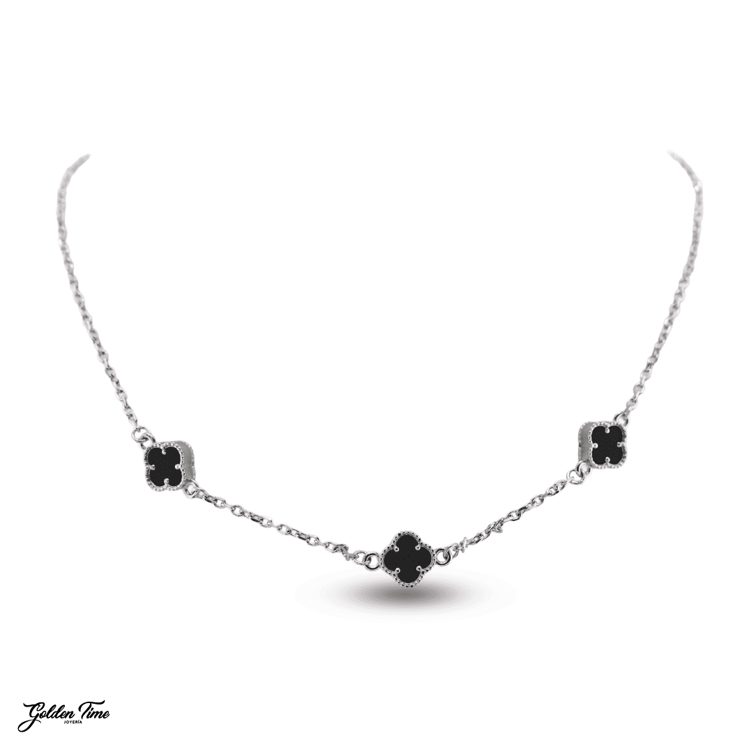 COLLAR TRIPLE TRÉBOL ONIX ESSENTIAL