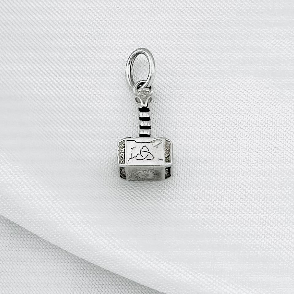 CHARM MARTILLO DE THOR