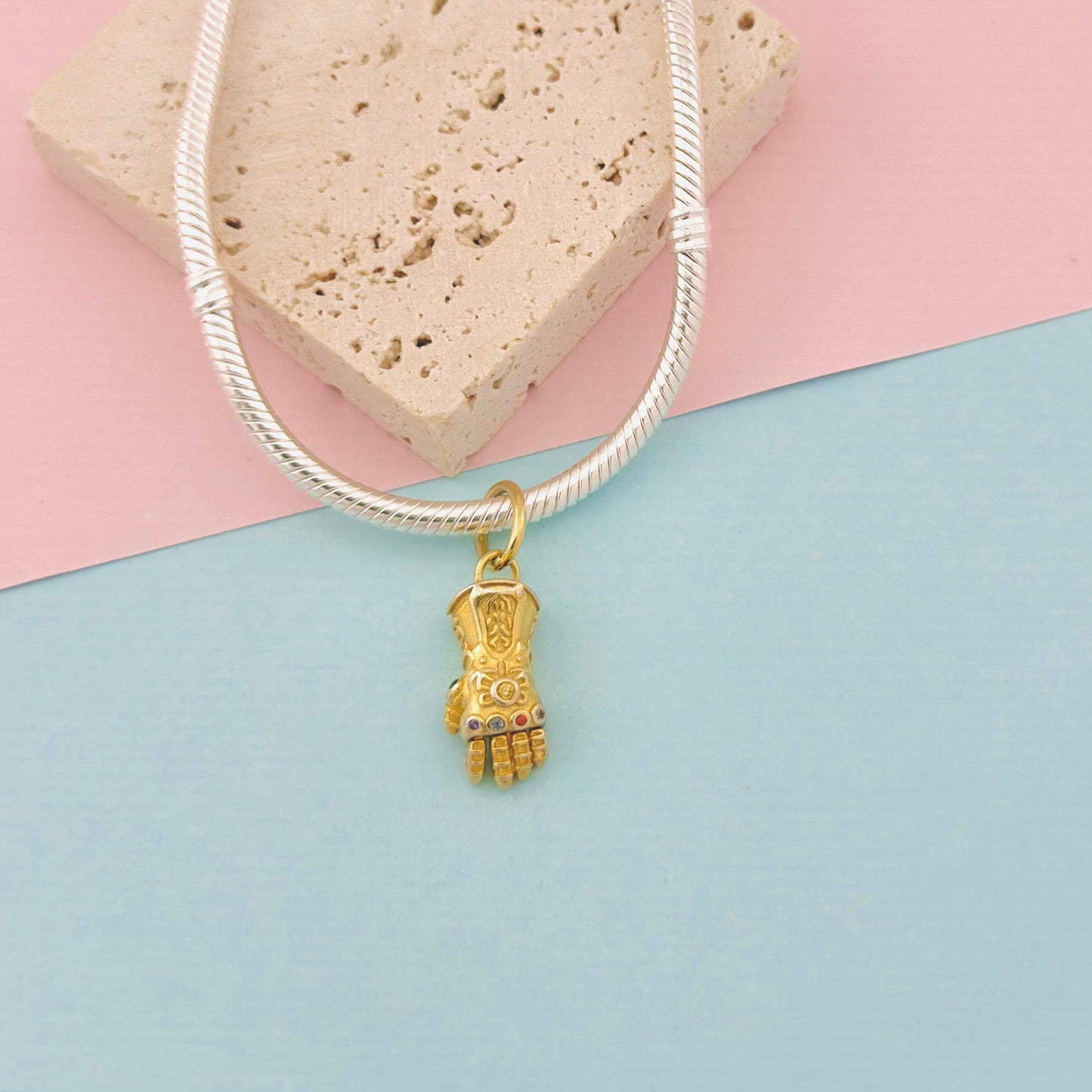 CHARM GUANTE DEL PODER