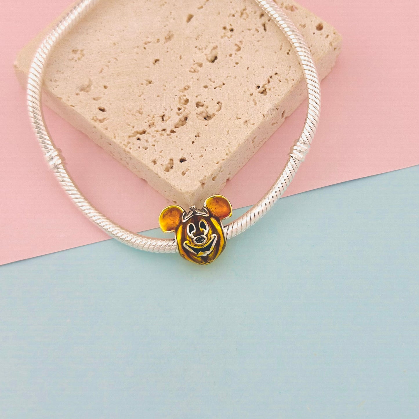 CHARM MICKEY CALABAZA