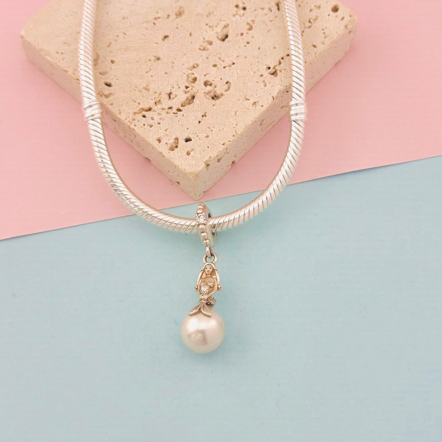 CHARM ARIEL Y SU PERLA