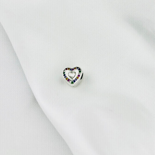 BROCHE CORAZÓN ARCOÍRIS