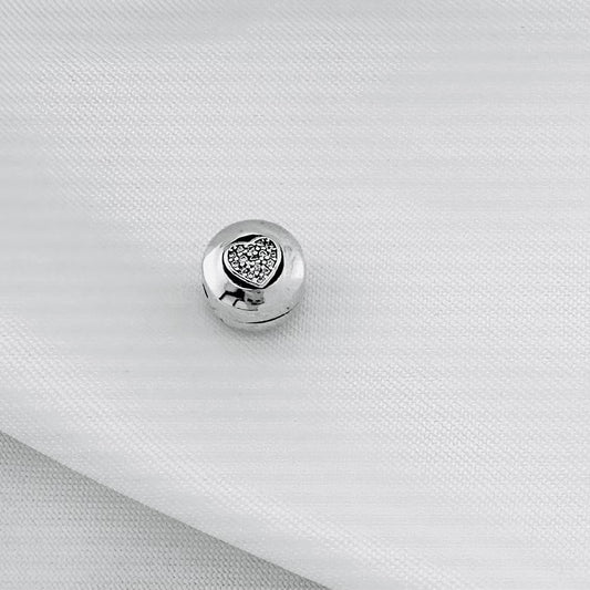 CHARM CORAZÓN PAVÉ CALADO