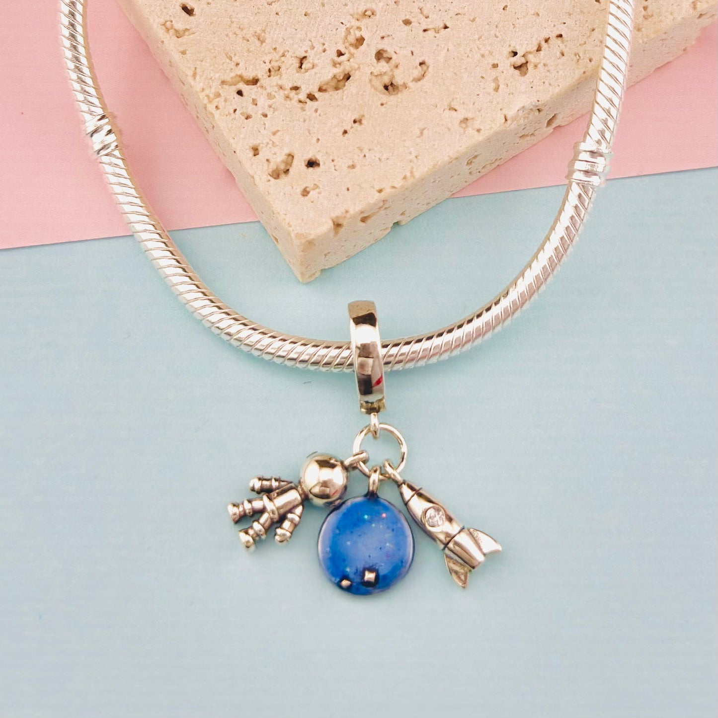 CHARM AVENTURA CÓSMICA