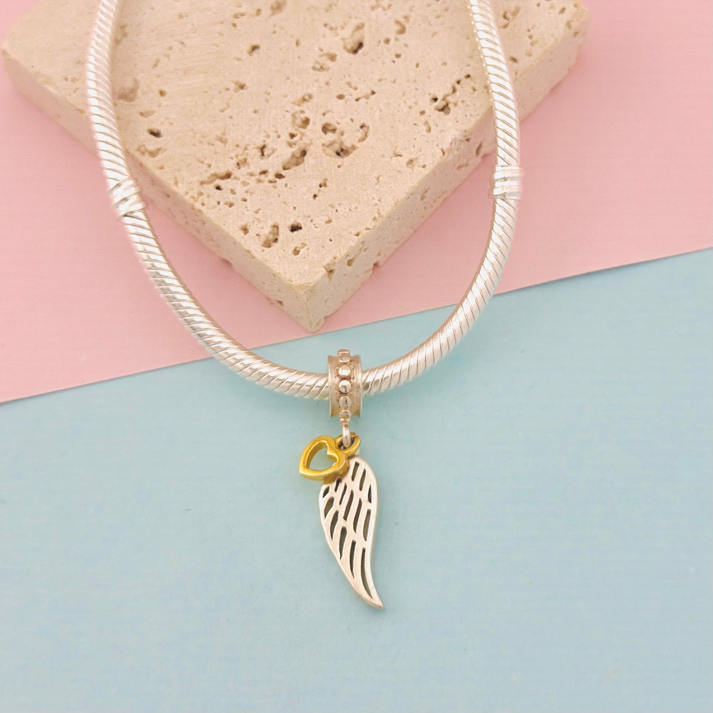 CHARM ALA Y CORAZÓN